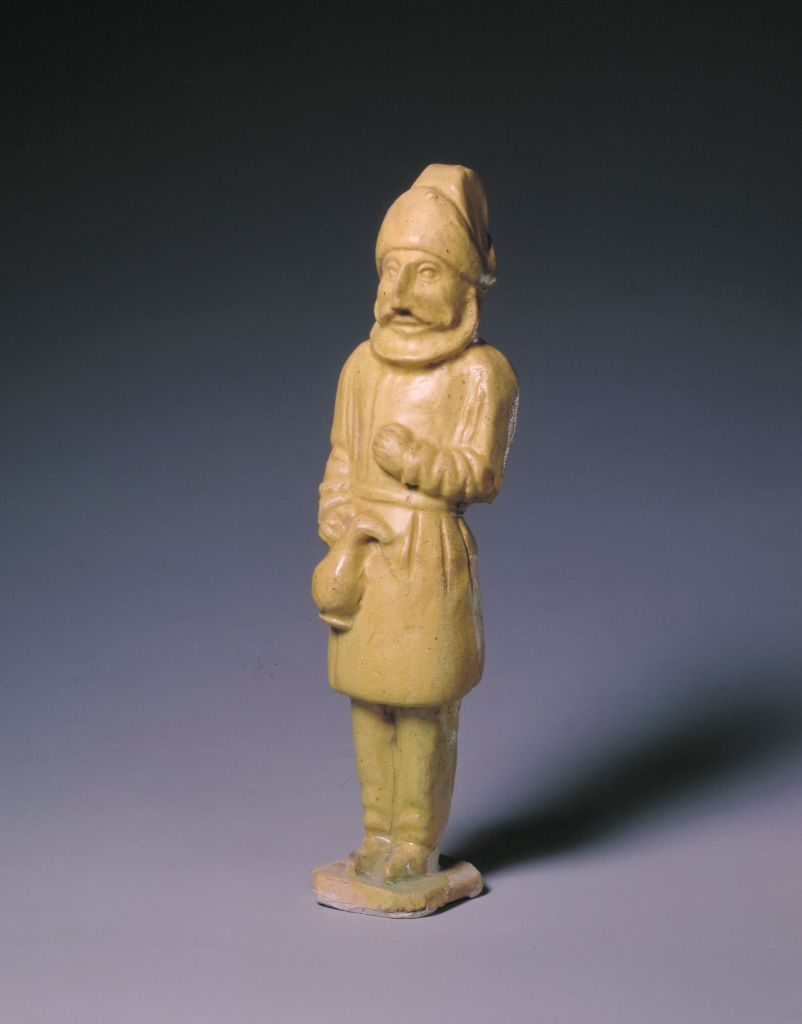 图片[1]-Pottery yellow glaze large cannibal figurines-China Archive